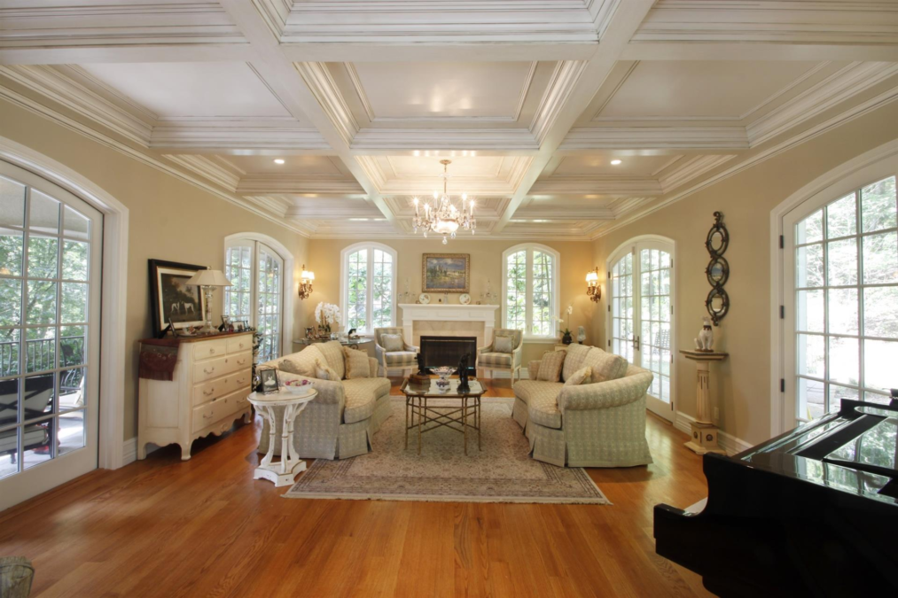 A Comprehensive Guide to Ceiling Types: Styles, Materials, and Applications