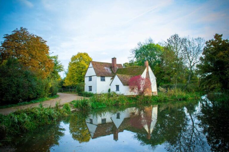 what is a cottage